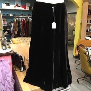 🔻Ann Taylor Velvet Skirt